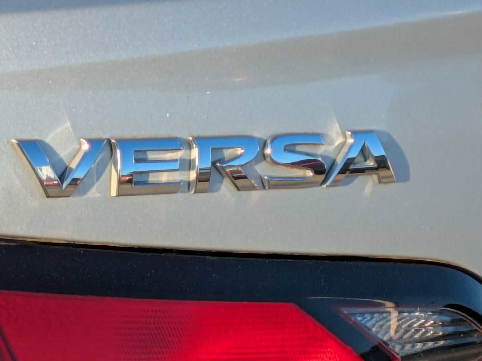 Used 2020 Nissan Versa SV image 11