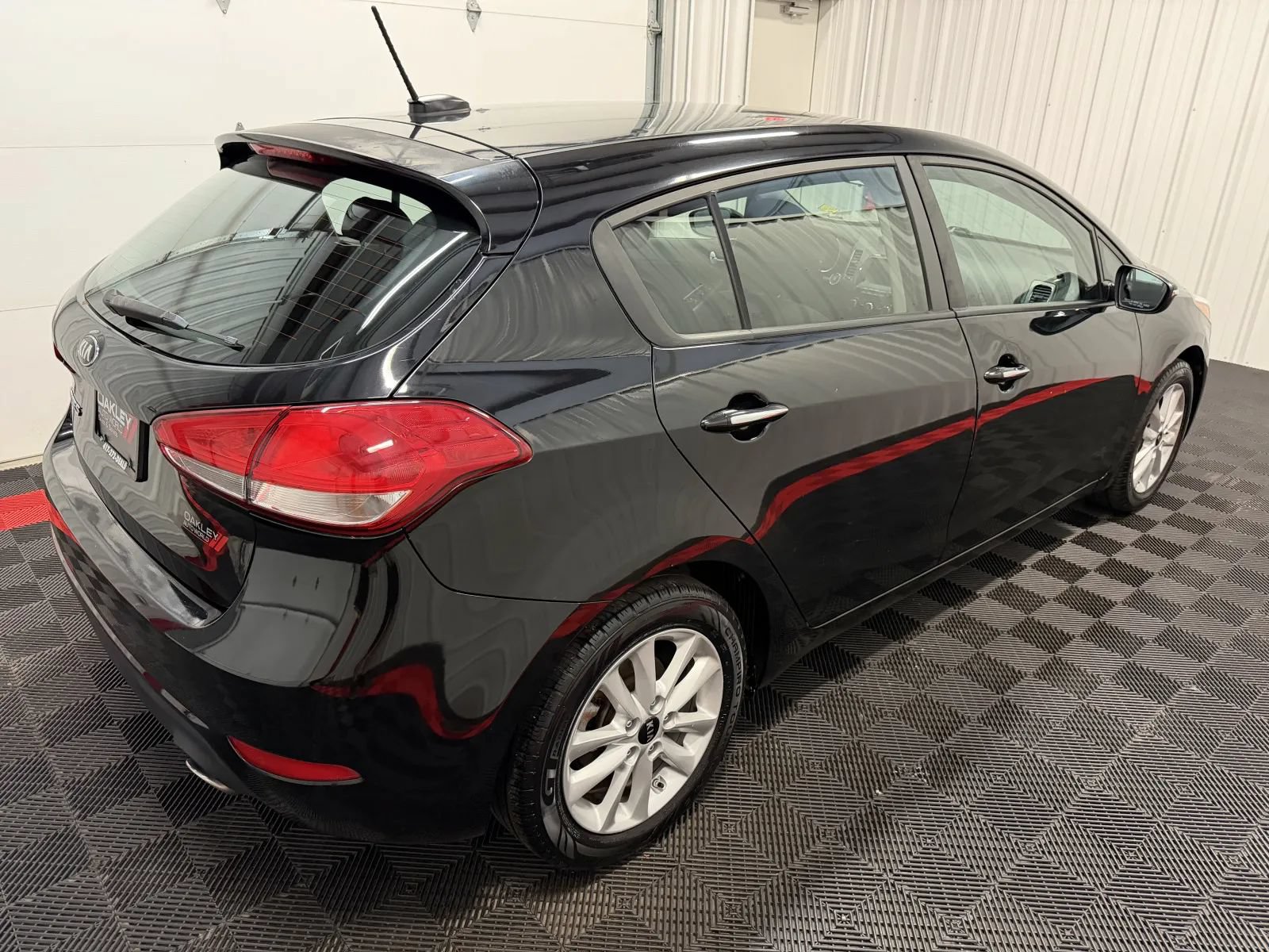 Used 2017 Kia Forte LX w/ LX Popular Plus Package FWD image 4