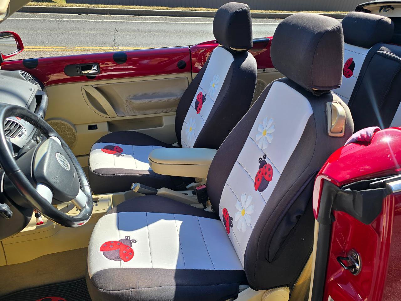 Used 2009 Volkswagen Beetle SE image 9