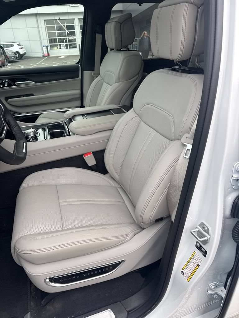New 2026 Jeep Grand Wagoneer Summit w/ Premium Group III AWD/4WD image 9