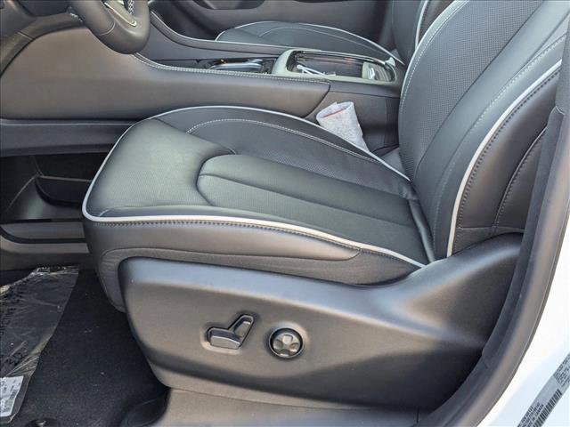 New 2026 Chrysler Pacifica Limited image 4