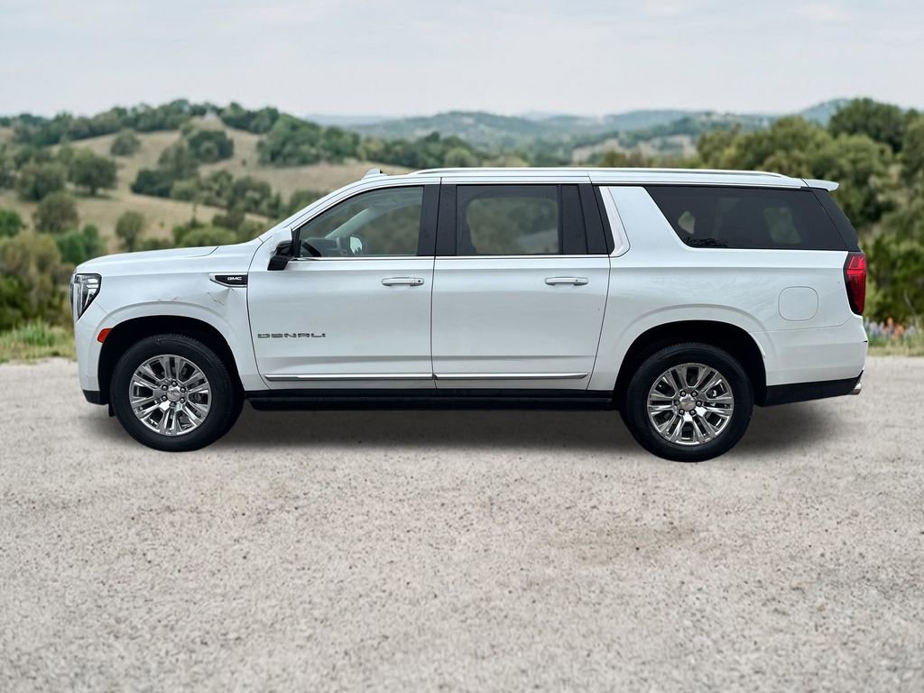 Used 2023 GMC Yukon XL Denali AWD/4WD image 5