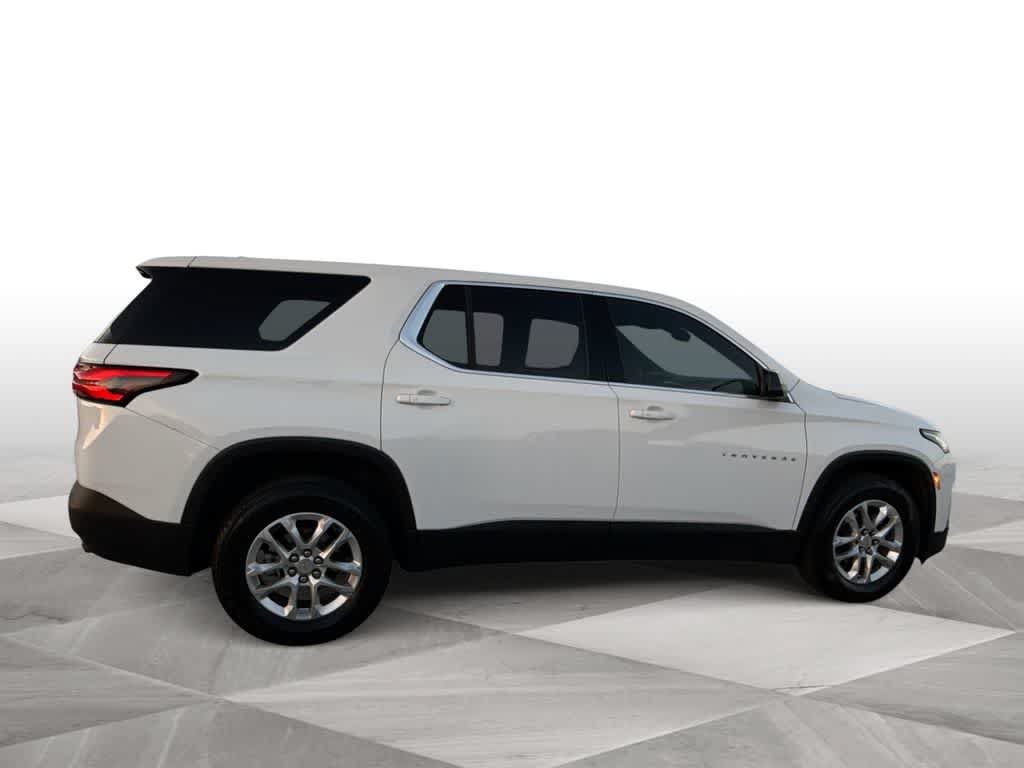 Used 2023 Chevrolet Traverse LS FWD image 9