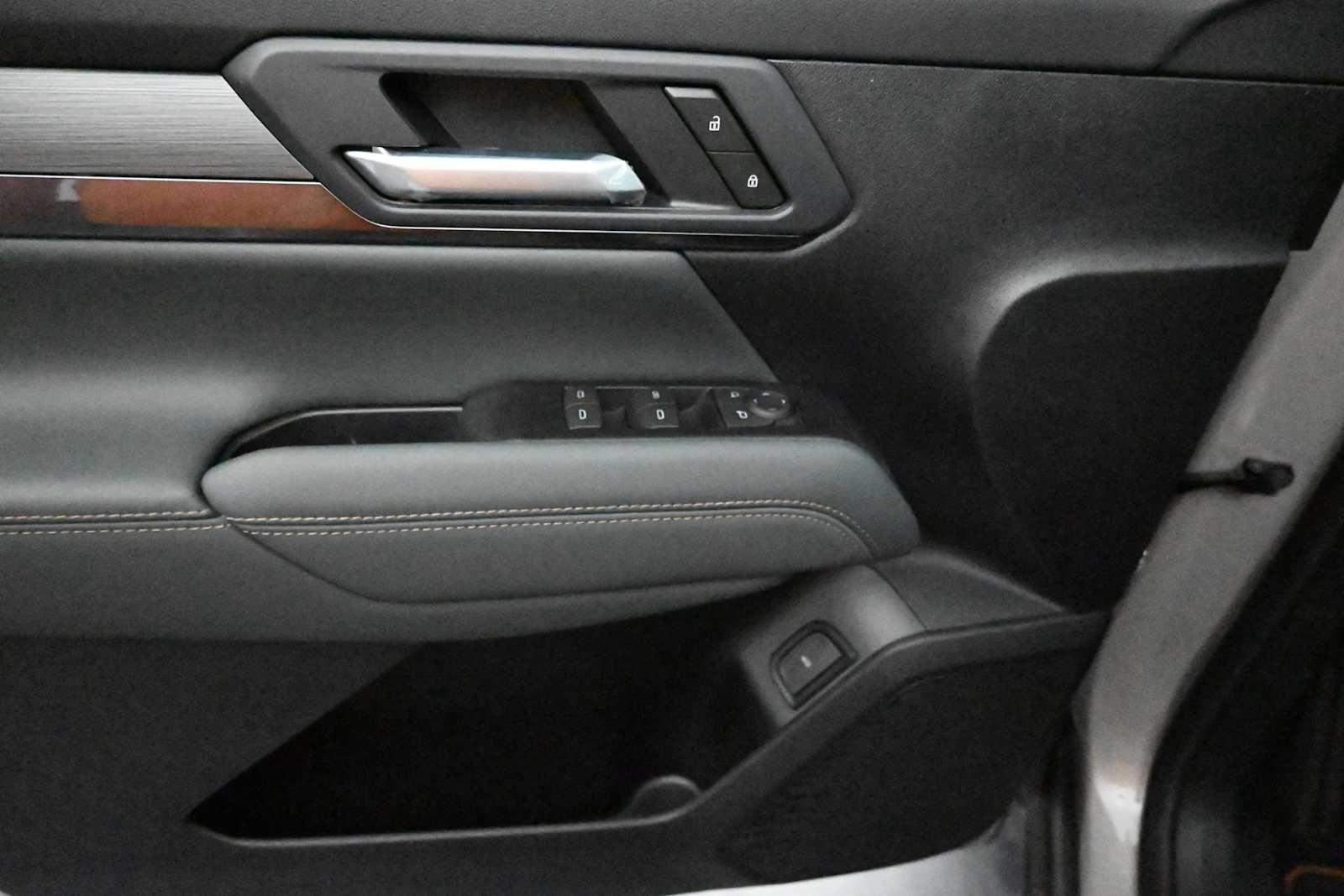 New 2026 GMC Terrain AT4 w/ Technology Package II AWD/4WD image 15