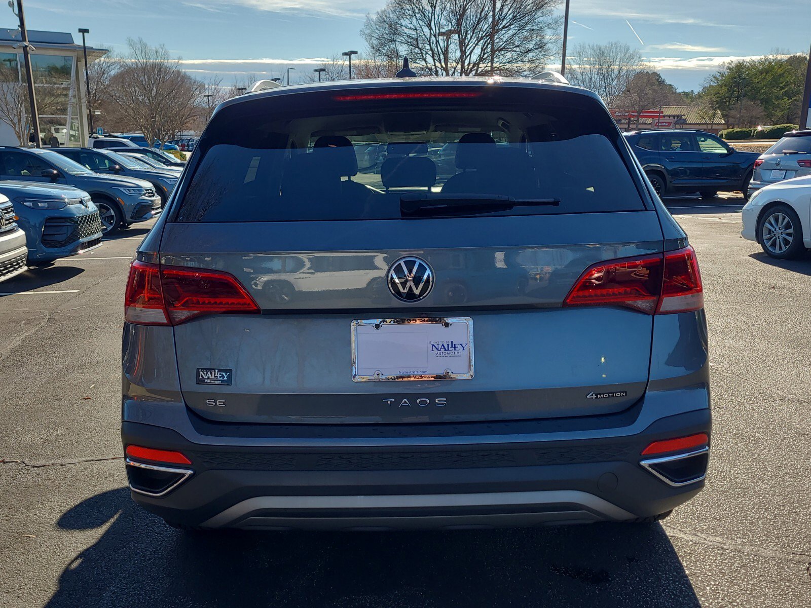 Used 2022 Volkswagen Taos SE image 6