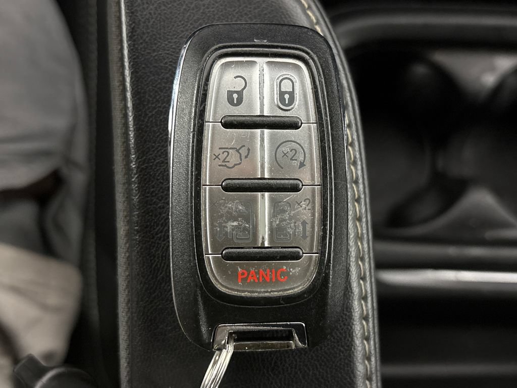 Used 2018 Chrysler Pacifica Touring Plus w/ S Appearance Package FWD image 34