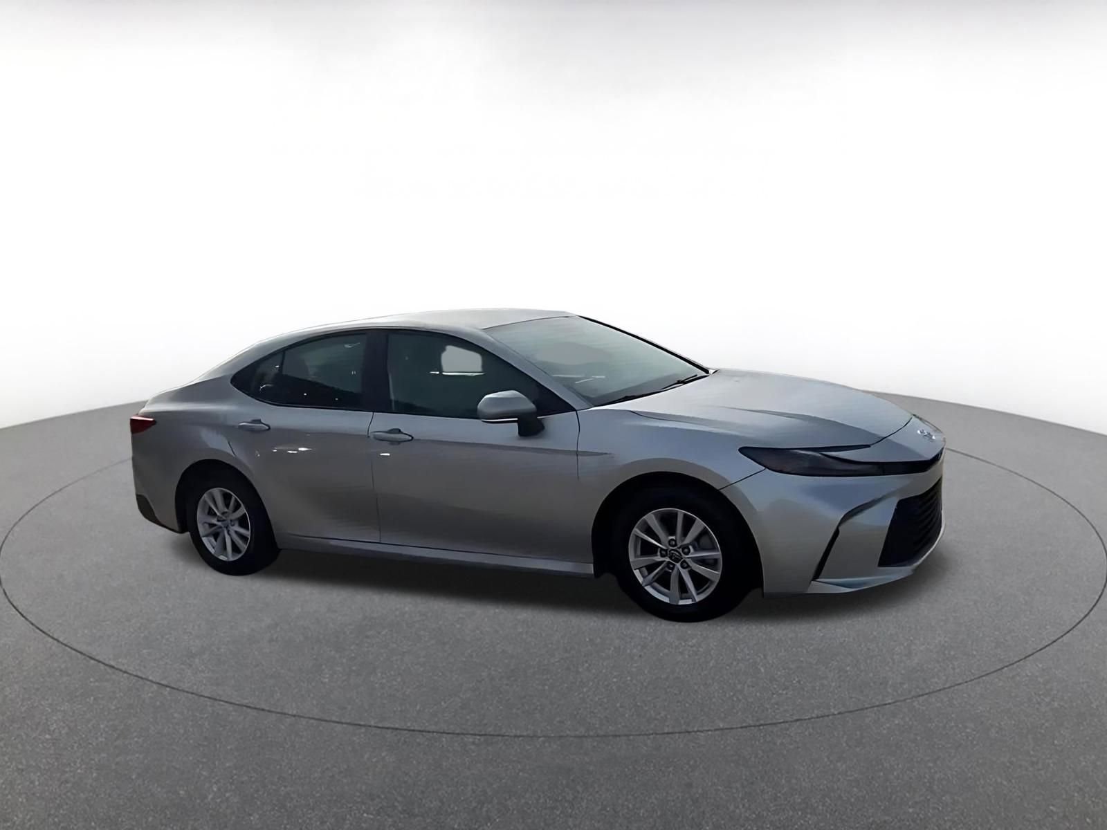 Used 2025 Toyota Camry LE video 2