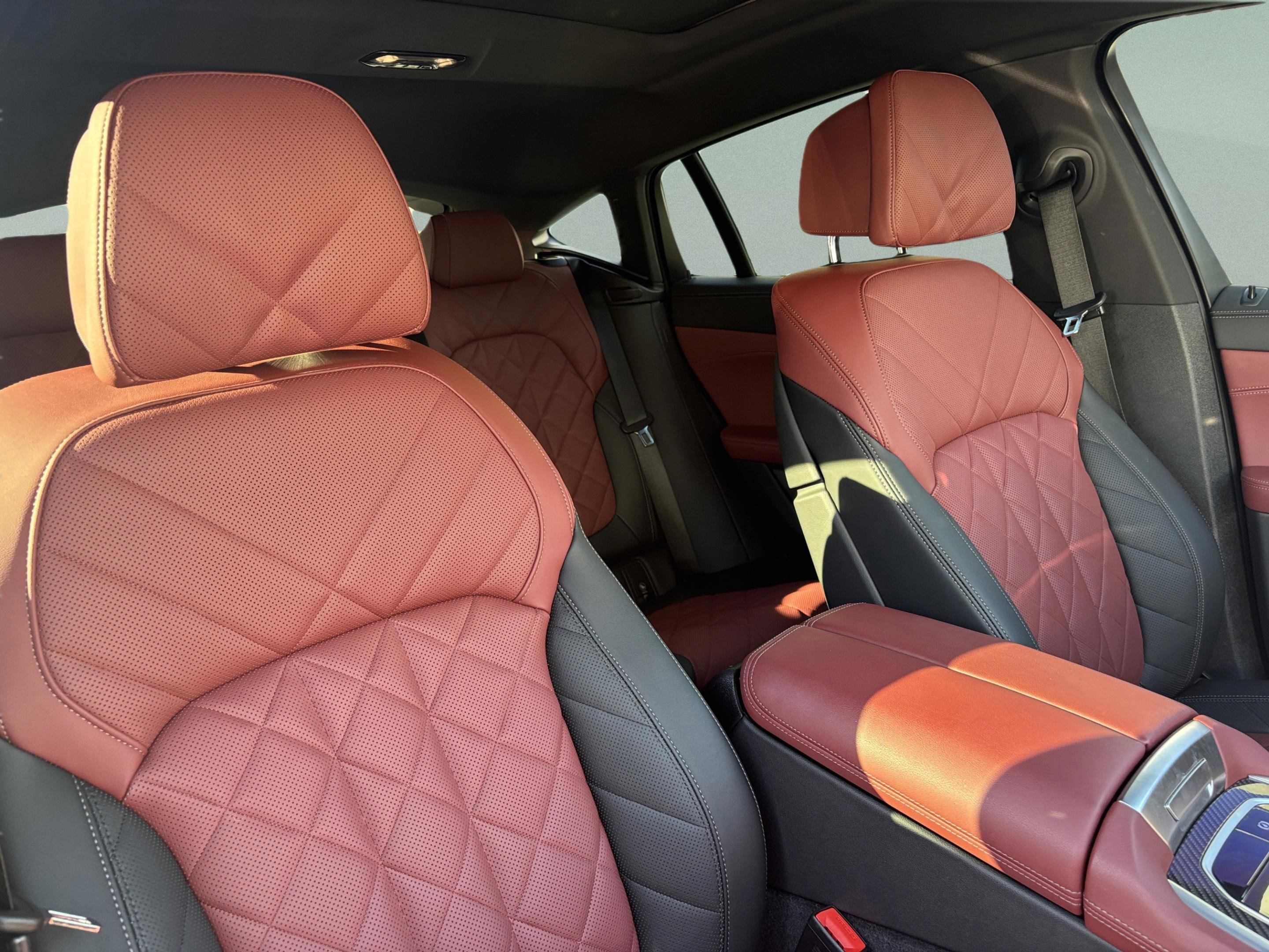 Used 2025 BMW X6 M60i image 24