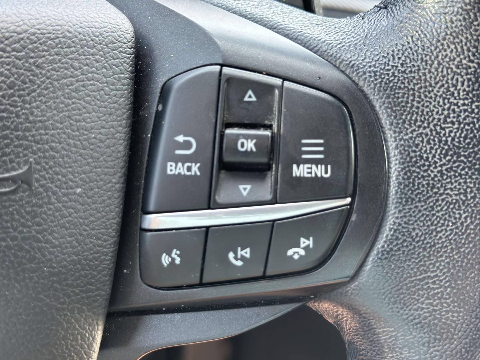 Used 2020 Ford Explorer XLT w/ Equipment Group 202A AWD/4WD image 15