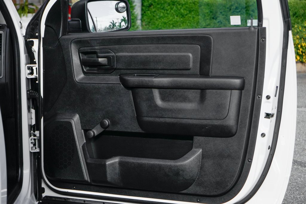 Used 2017 RAM 1500 Tradesman w/ Chrome Appearance Group image 29