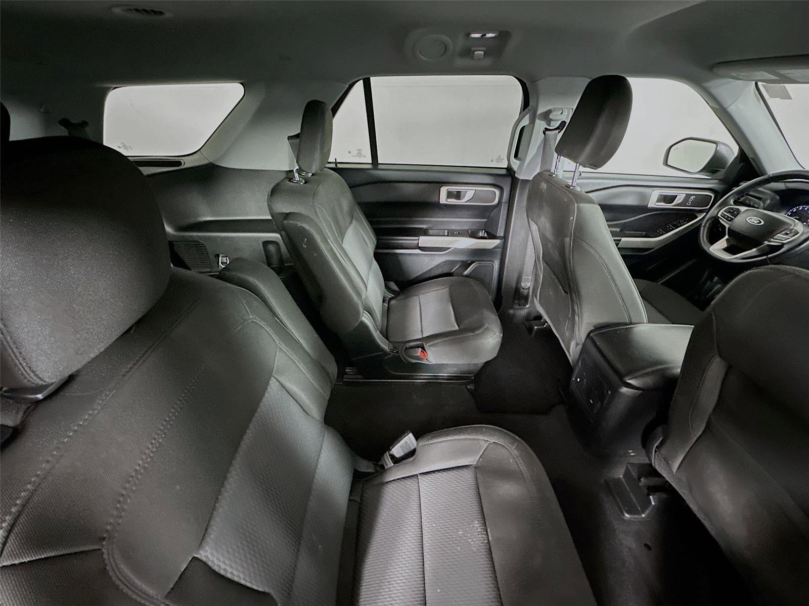 Used 2023 Ford Explorer XLT image 25