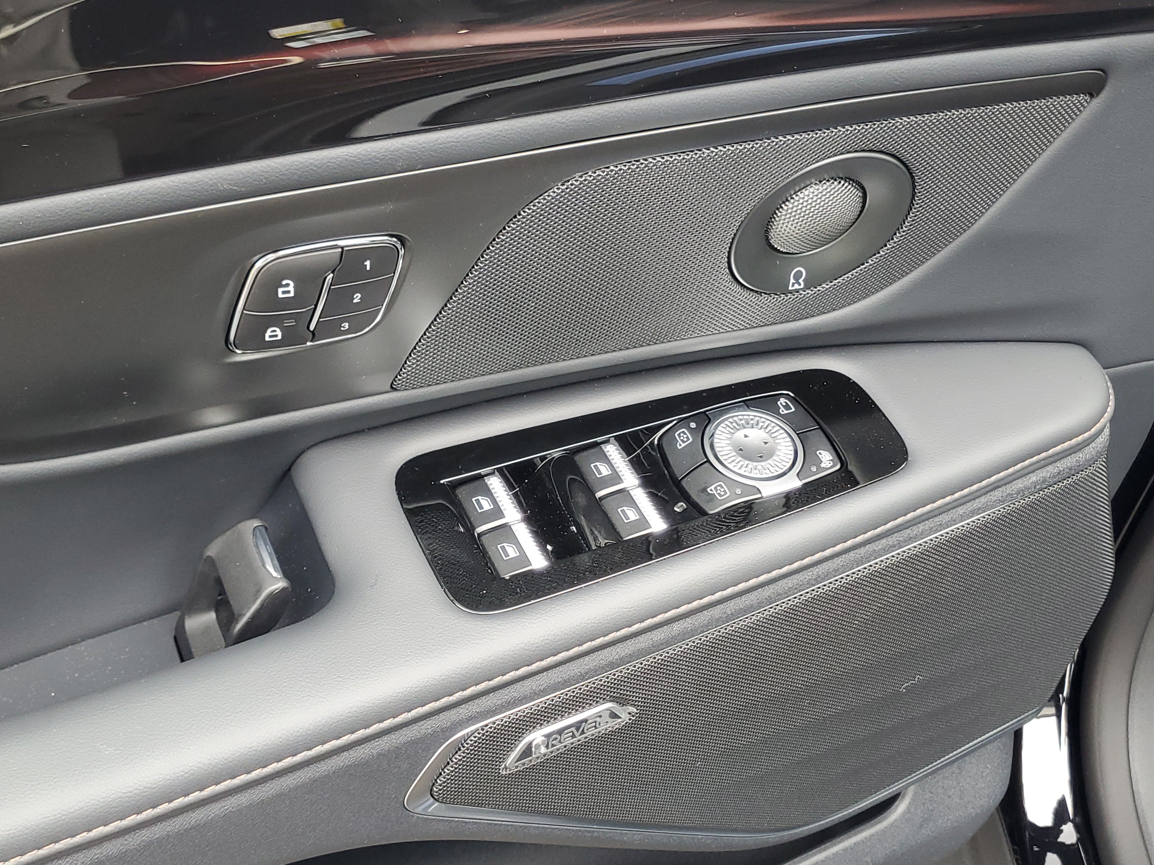 New 2026 Lincoln Nautilus Reserve AWD/4WD image 9