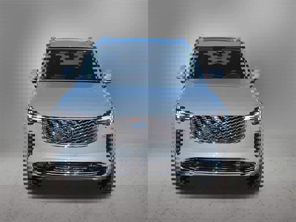 Certified 2026 Volvo XC90 B6 Plus w/ Protection Package Premier image 9
