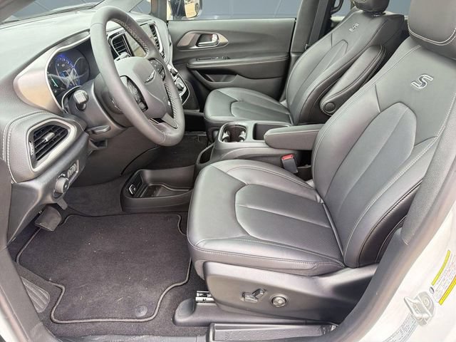 New 2026 Chrysler Pacifica Select w/ S Appearance Package FWD image 5