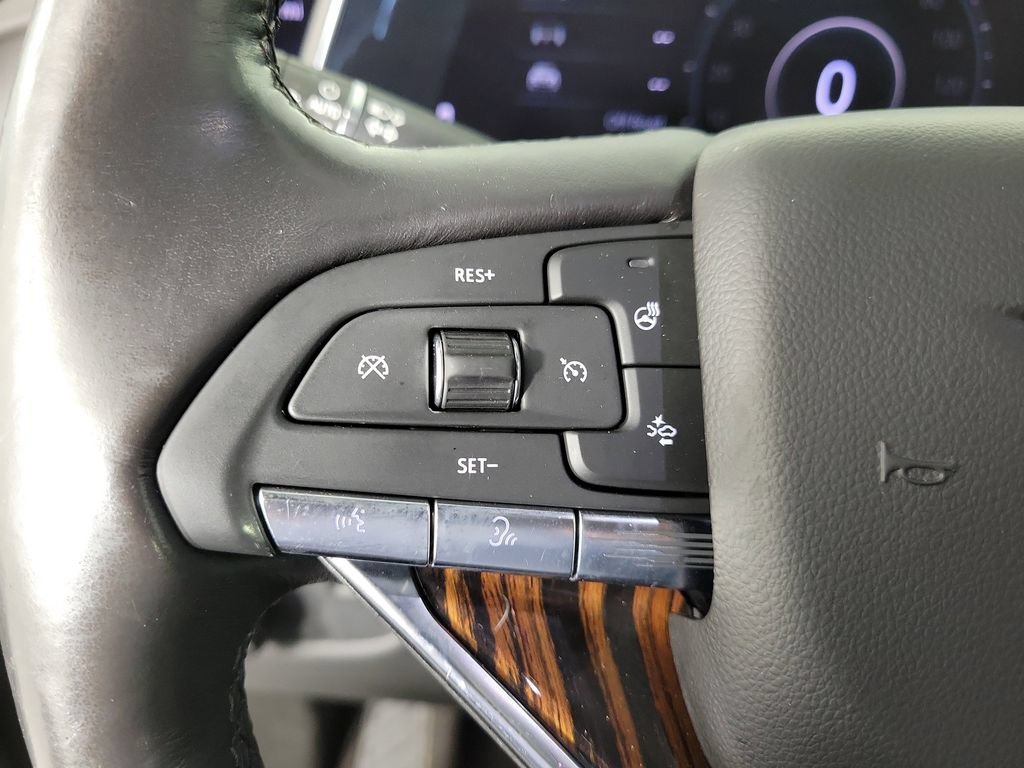 Used 2022 Cadillac Escalade Luxury RWD image 21