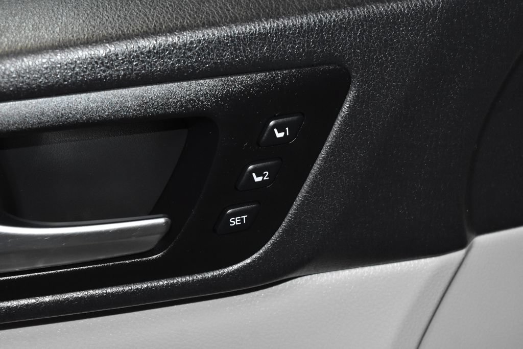 Used 2019 Toyota Highlander Limited Platinum AWD/4WD image 5