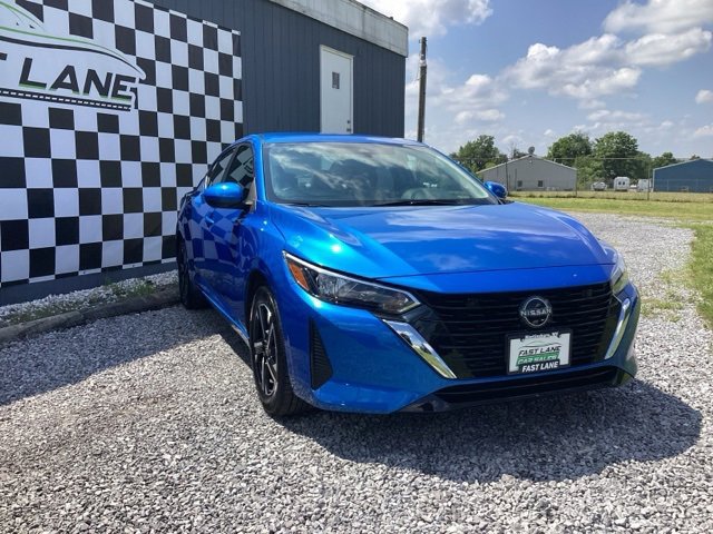 Used 2024 Nissan Sentra SV image 3