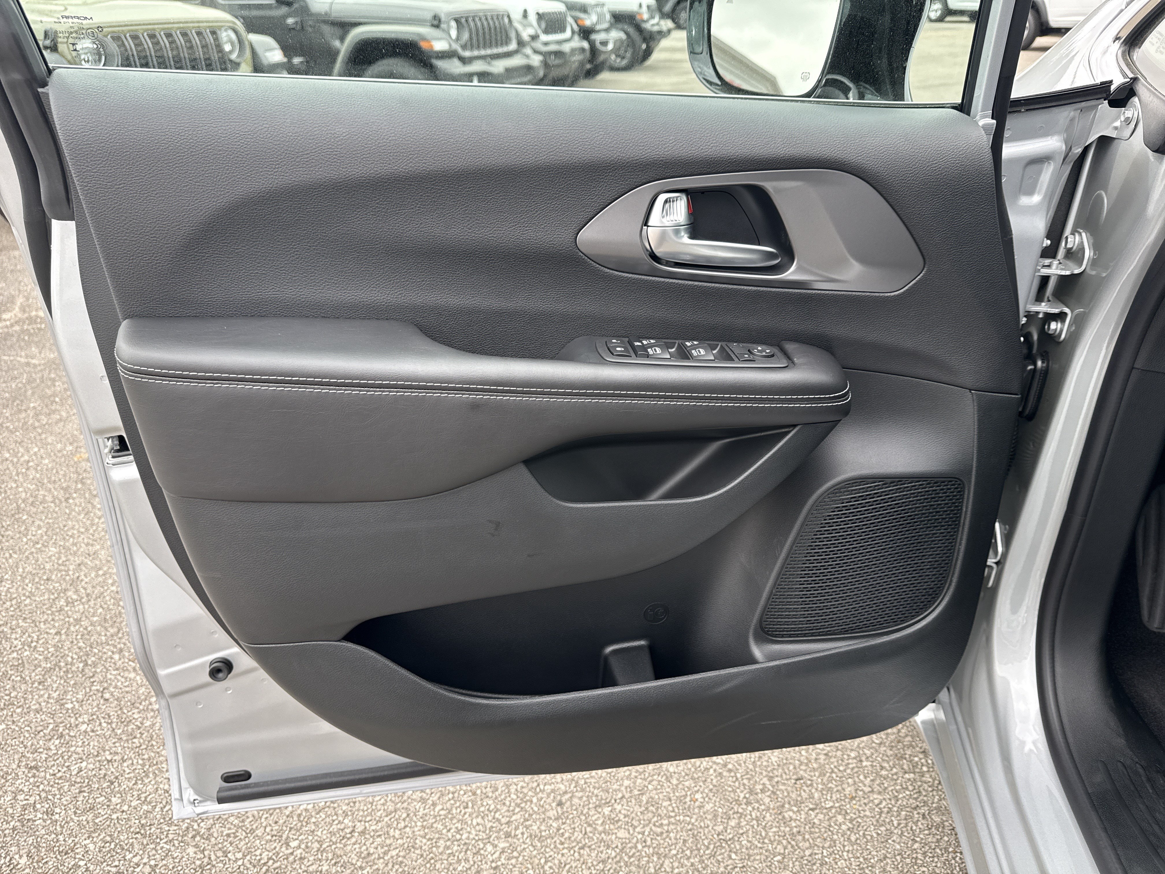 New 2026 Chrysler Voyager LX FWD image 11