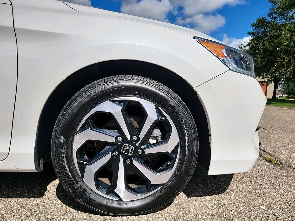 Used 2017 Honda Accord EX-L image 19