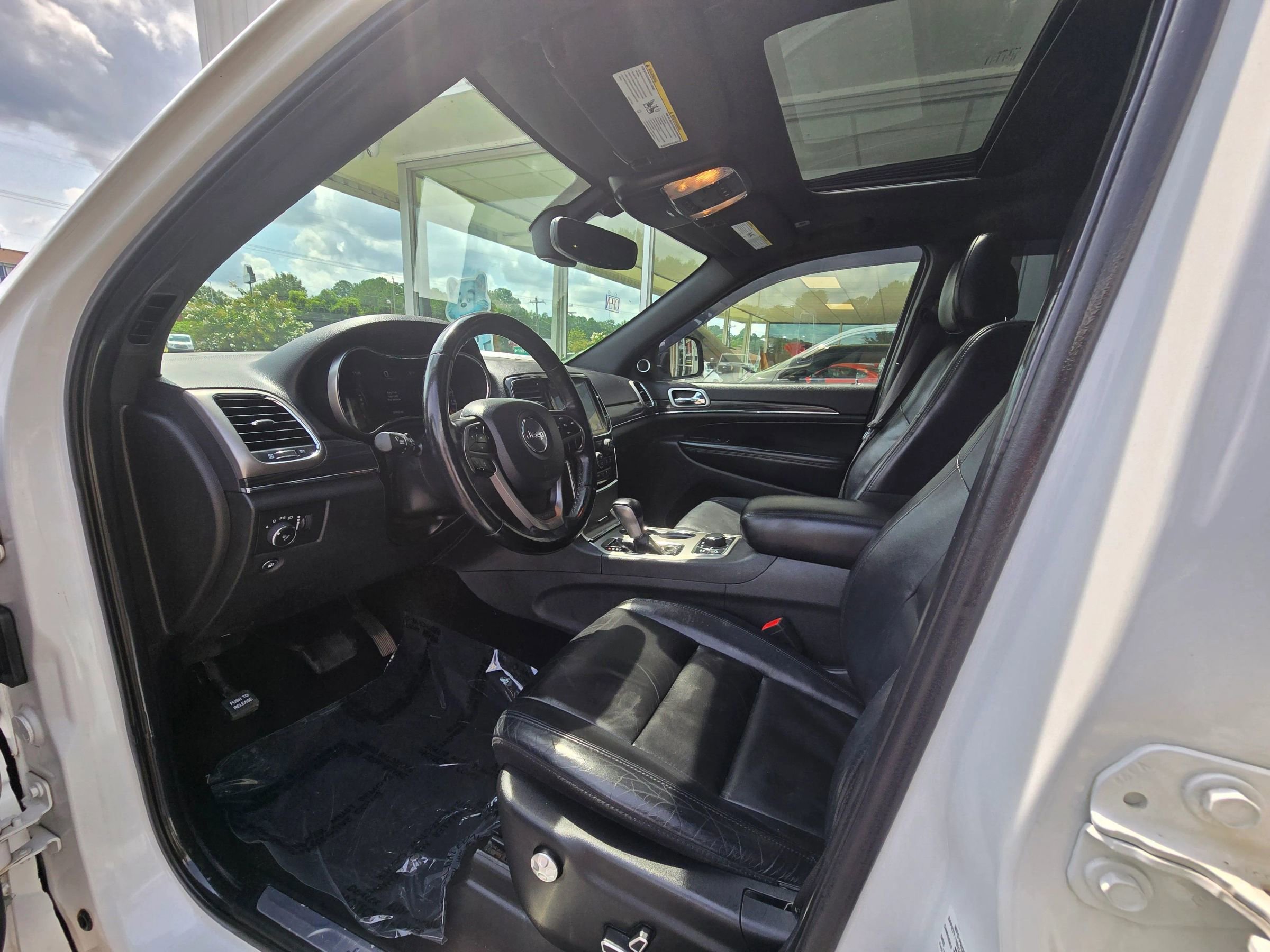 Used 2019 Jeep Grand Cherokee Limited image 9