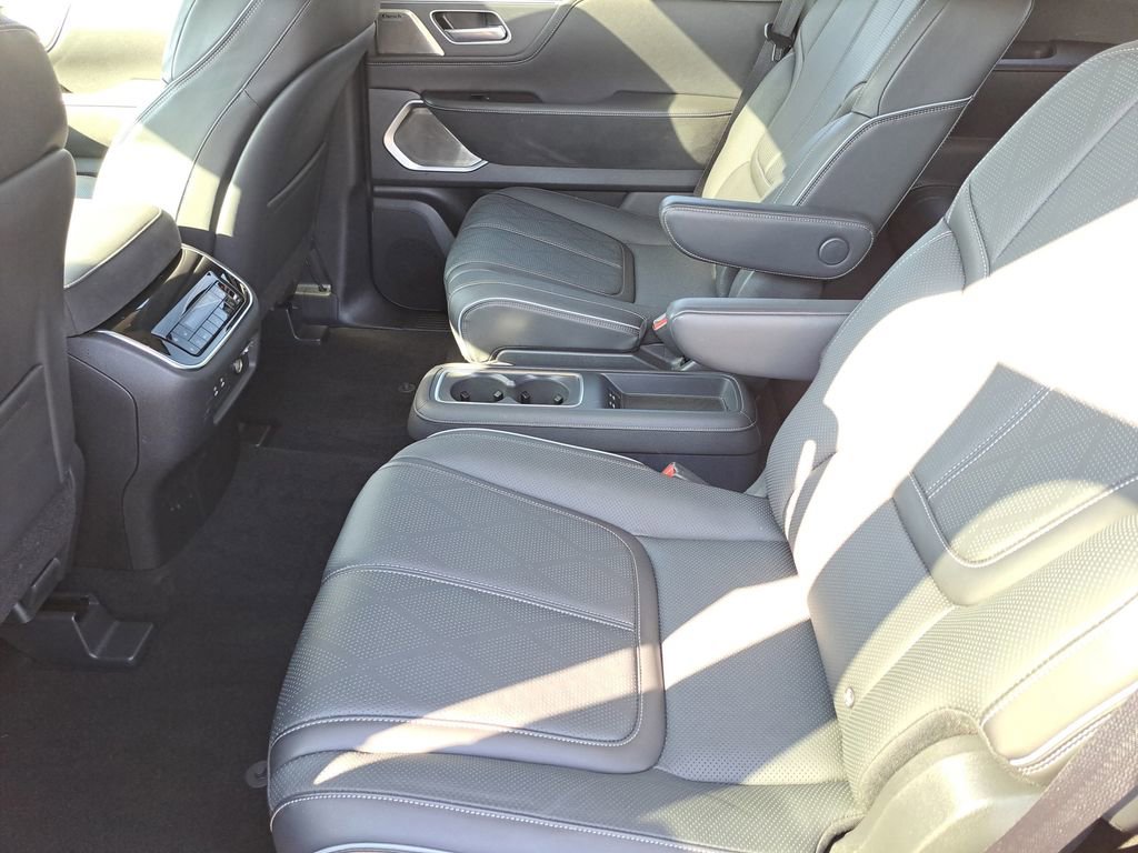 Used 2025 INFINITI QX80 Sensory image 22