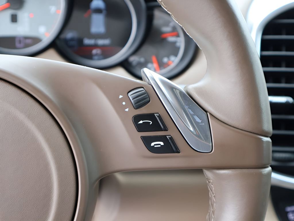 Used 2013 Porsche Cayenne S AWD/4WD image 31