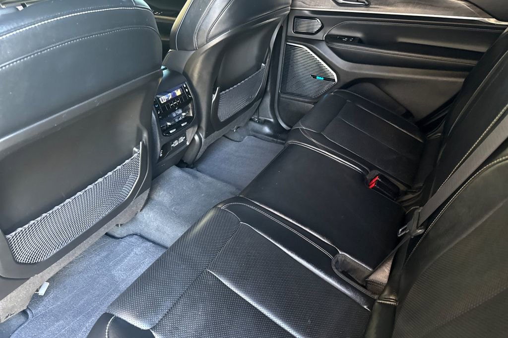 Used 2022 Jeep Grand Cherokee L Overland image 9