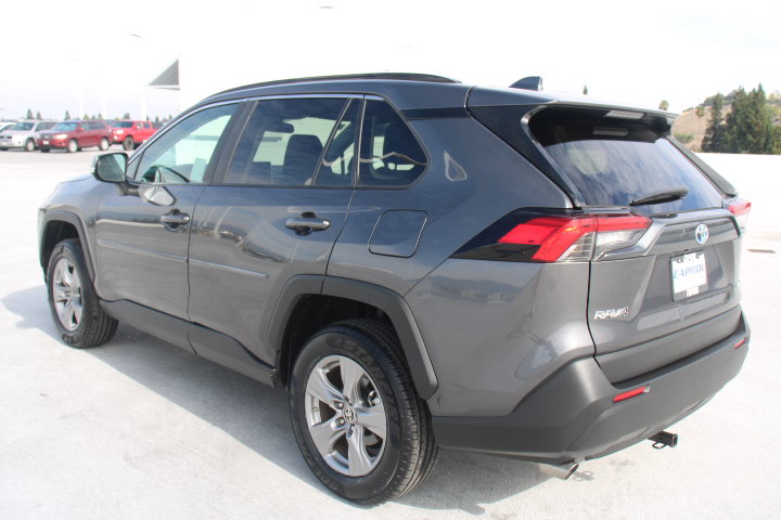 Certified 2024 Toyota RAV4 LE AWD/4WD image 5