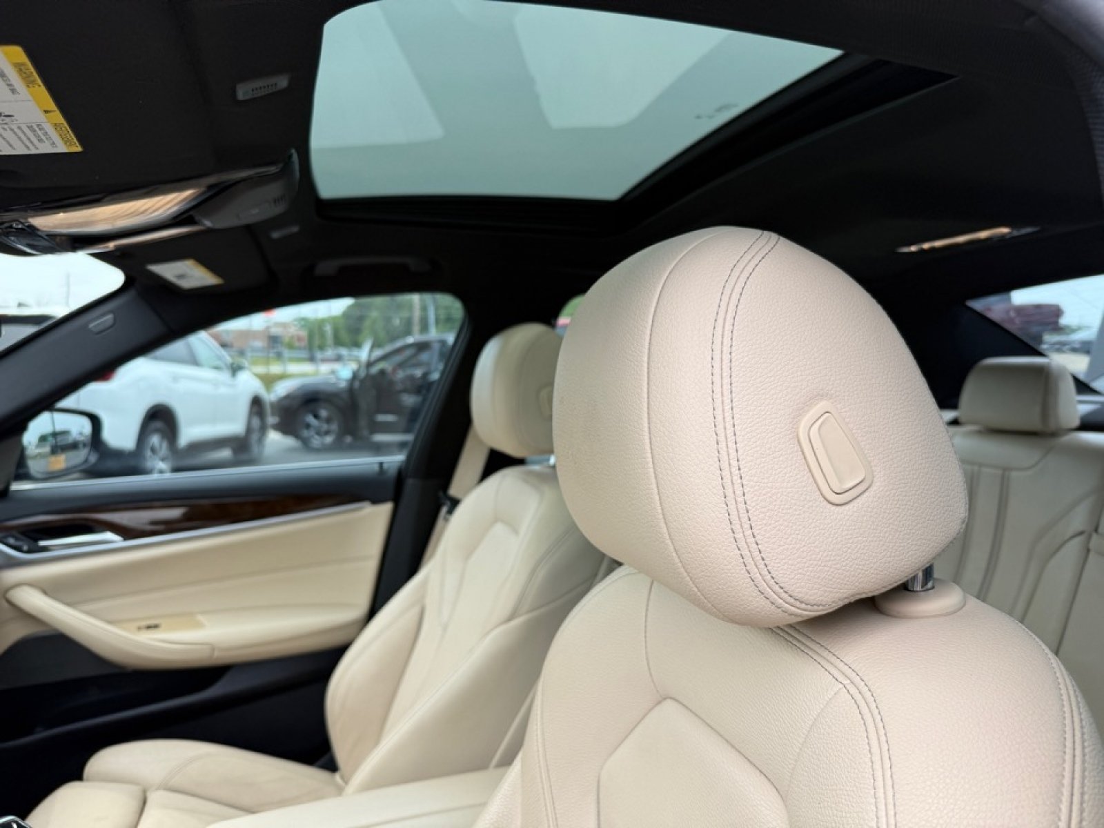 Used 2019 BMW 530e xDrive w/ Convenience Package AWD/4WD image 10