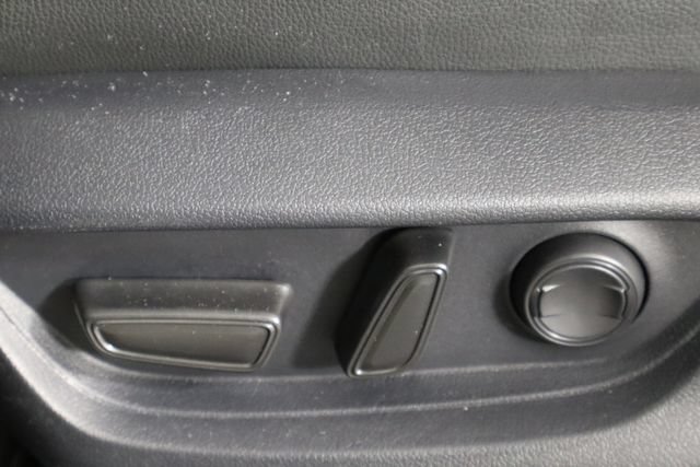 Used 2025 Toyota Camry SE w/ Convenience Package FWD image 24