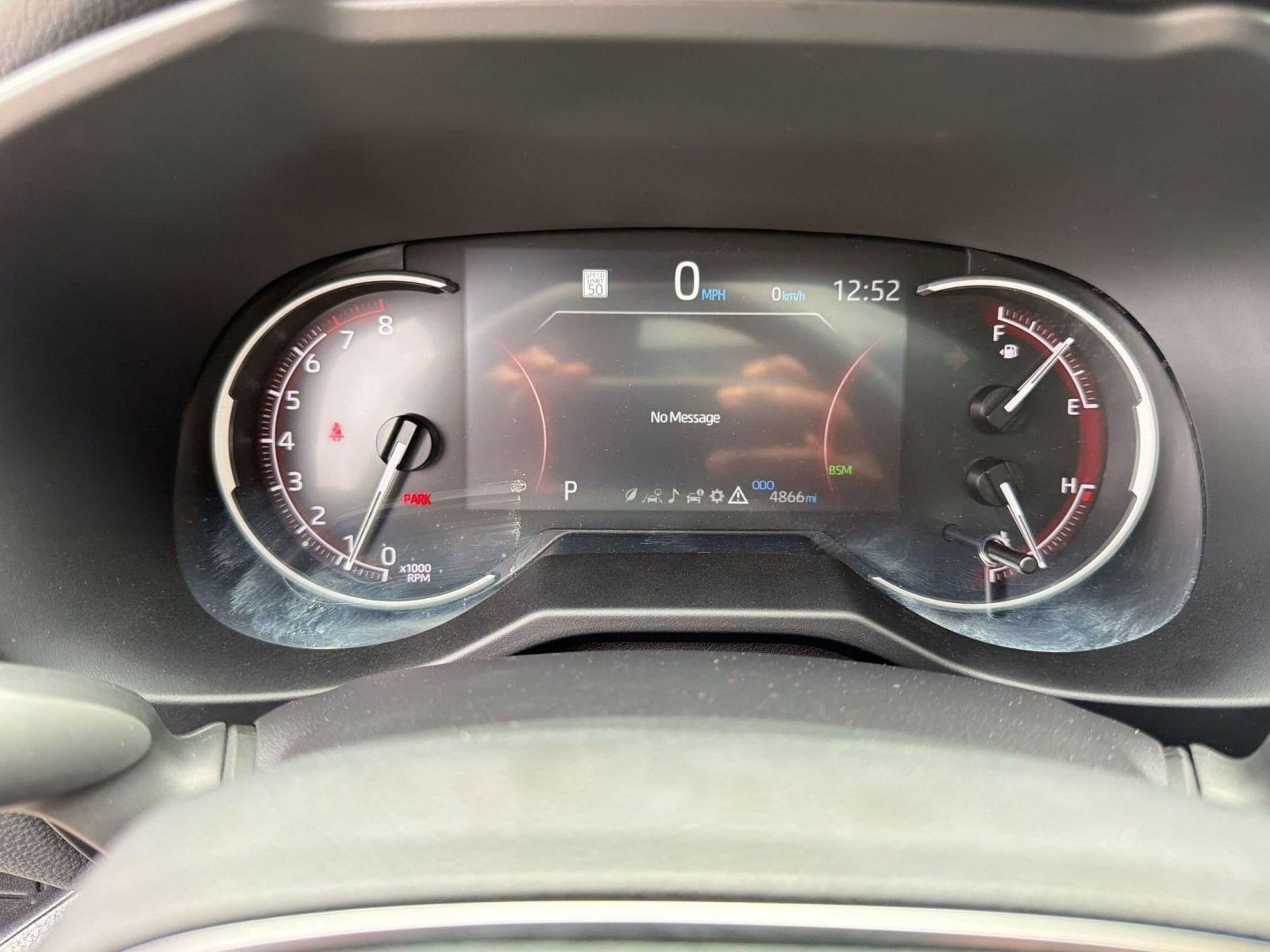 Used 2025 Toyota RAV4 XLE Premium image 20