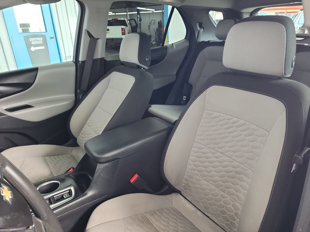 Used 2021 Chevrolet Equinox LS FWD image 16