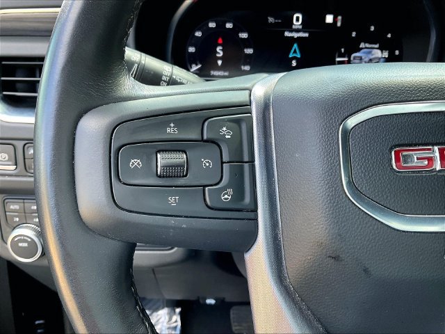 Used 2022 GMC Yukon XL SLT w/ SLT Premium Package AWD/4WD image 13