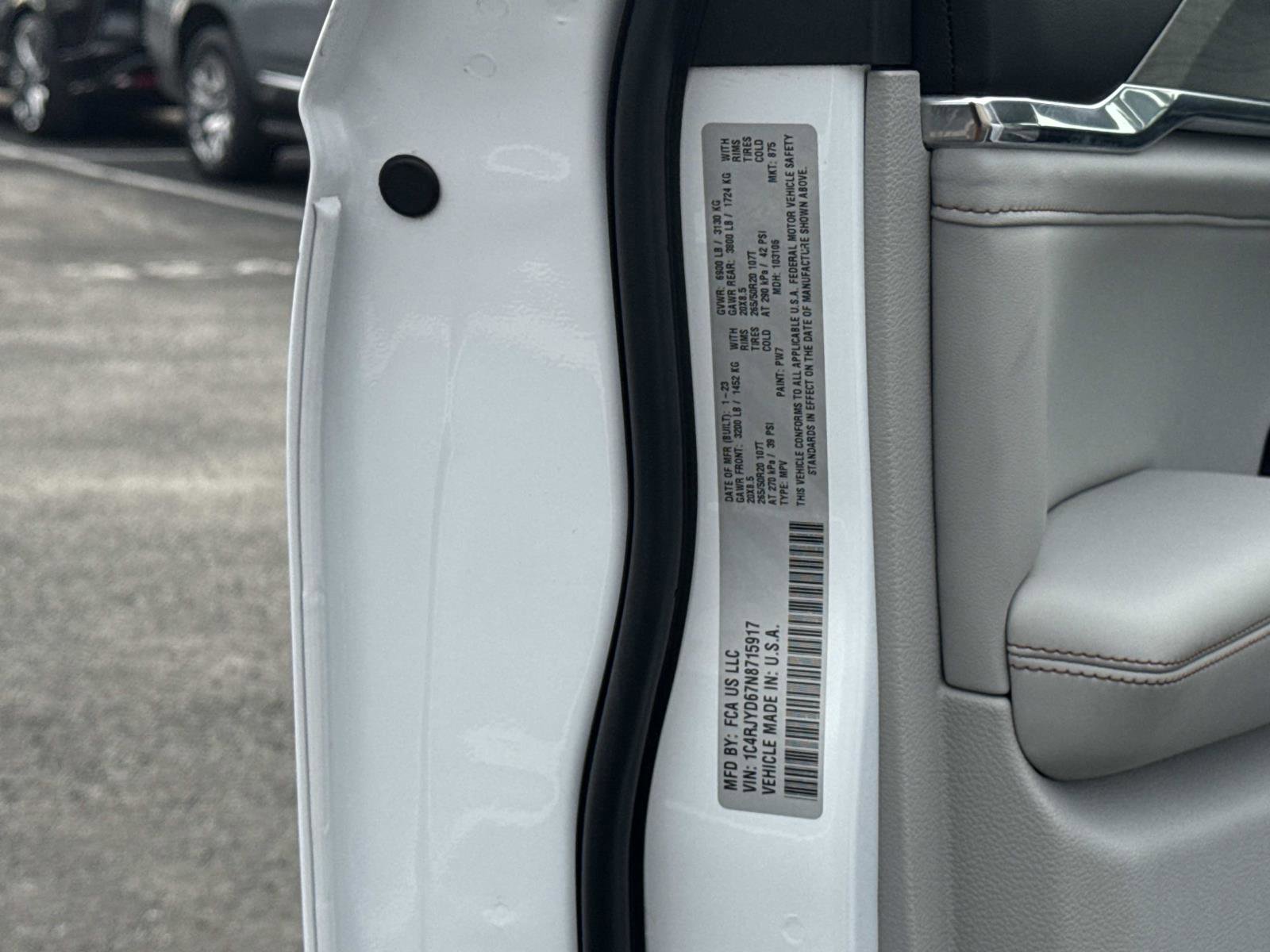 Used 2022 Jeep Grand Cherokee Overland w/ Advanced Protech Group III image 32