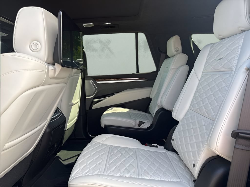 Used 2025 Cadillac Escalade Sport Platinum w/ LPO, Floor Liner Package AWD/4WD image 13