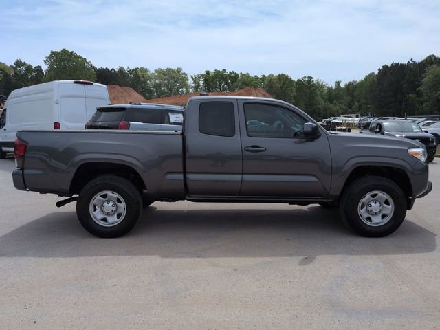 Used 2022 Toyota Tacoma SR w/ SR Convenience Package RWD image 3