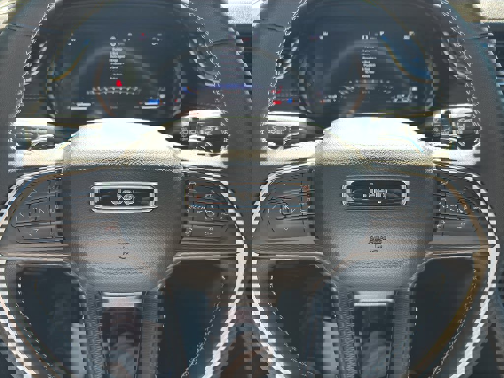 New 2025 Jeep Grand Cherokee Altitude image 13