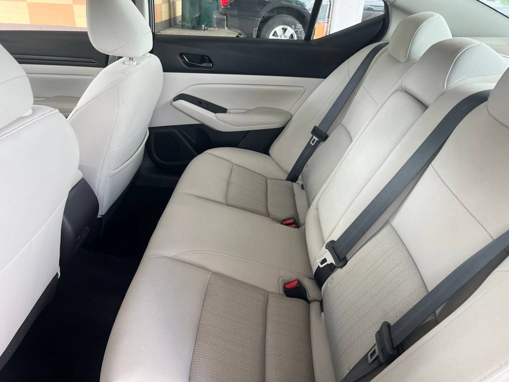 Certified 2024 Nissan Altima 2.5 SV w/ SV Premium Package FWD image 8