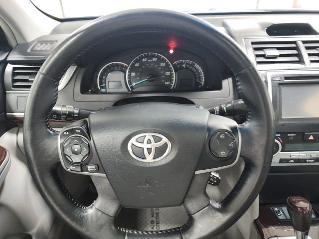 Used 2013 Toyota Camry XLE image 28