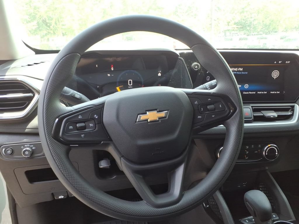 New 2026 Chevrolet TrailBlazer LS w/ LS Convenience Package FWD image 3