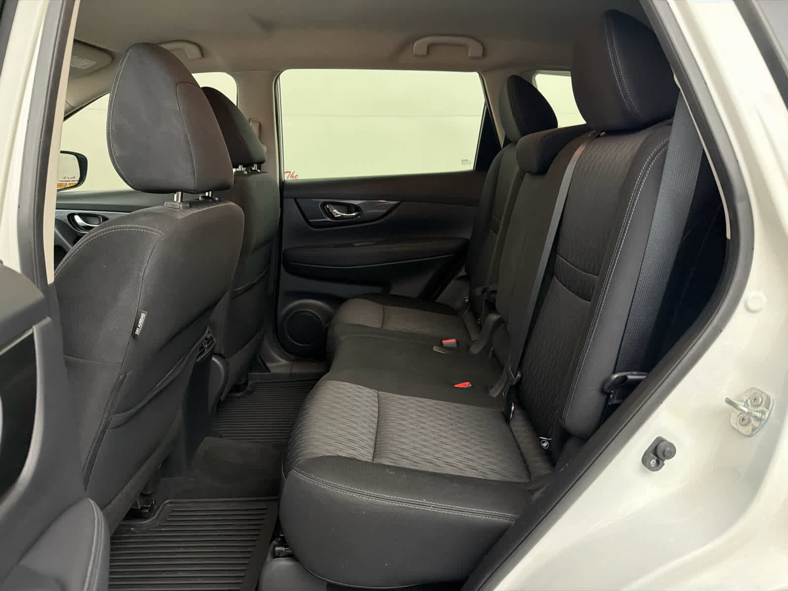 Used 2018 Nissan Rogue SV FWD image 16
