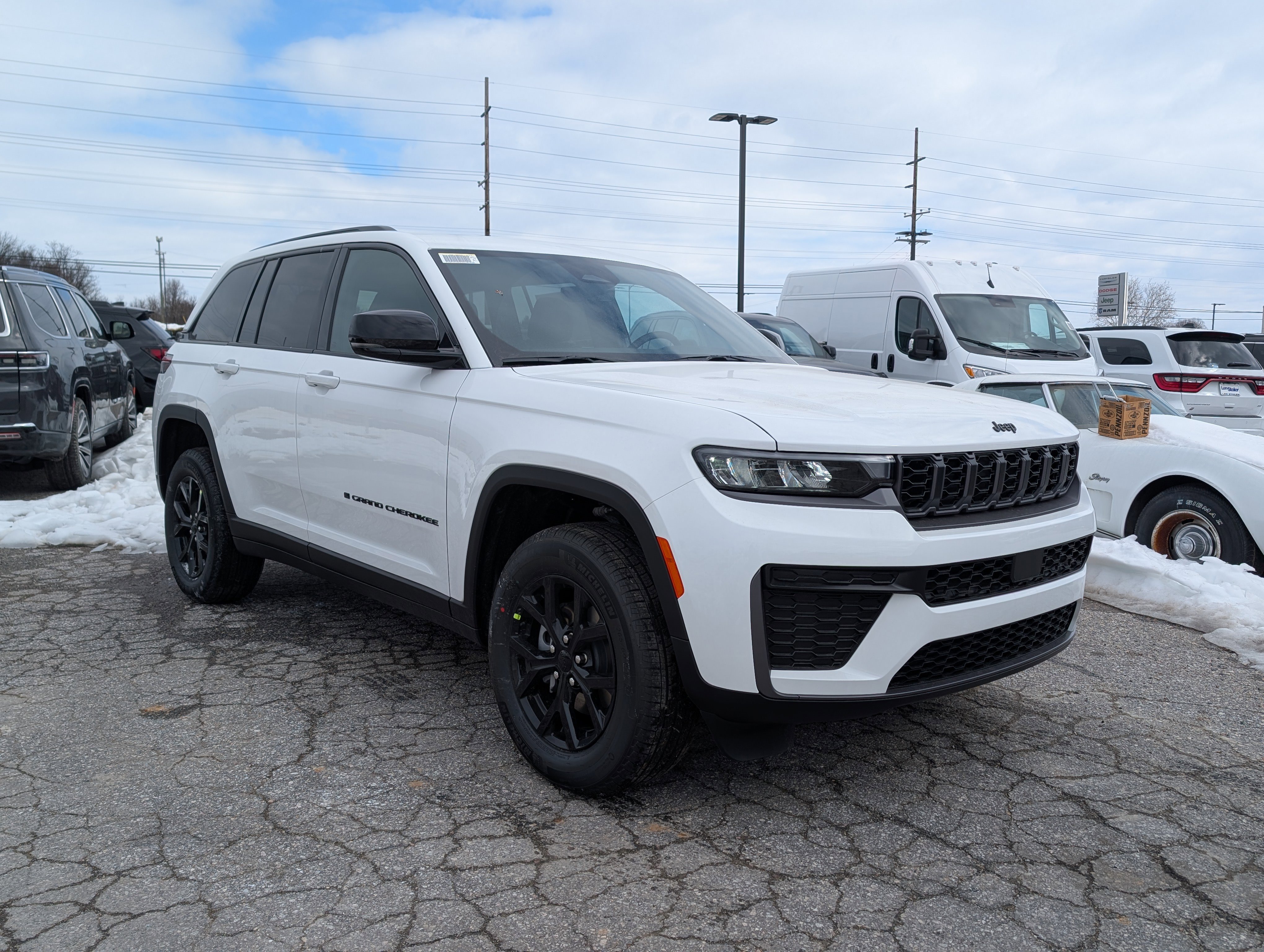 New 2026 Jeep Grand Cherokee Altitude image 4