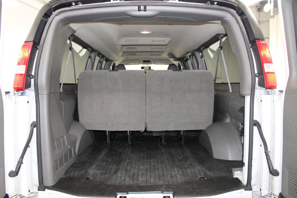 Used 2023 Chevrolet Express 3500 LS image 29