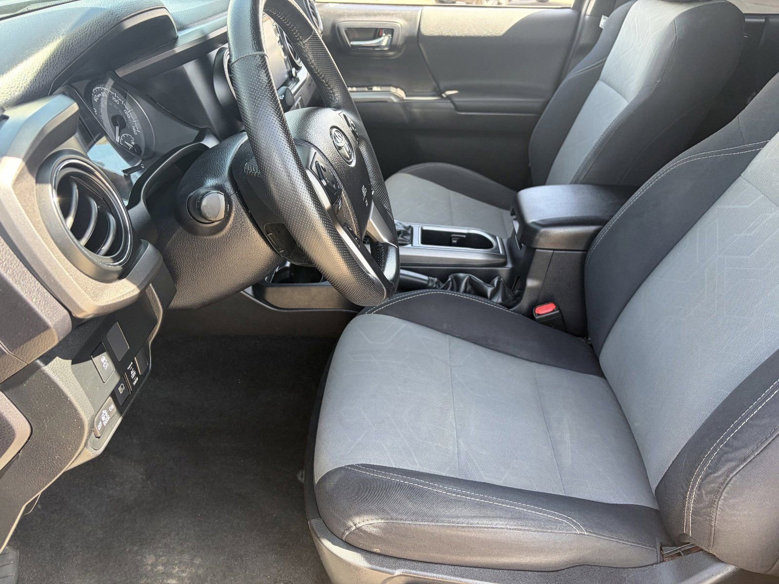 Used 2021 Toyota Tacoma TRD Off-Road w/ Technology Package RWD image 20