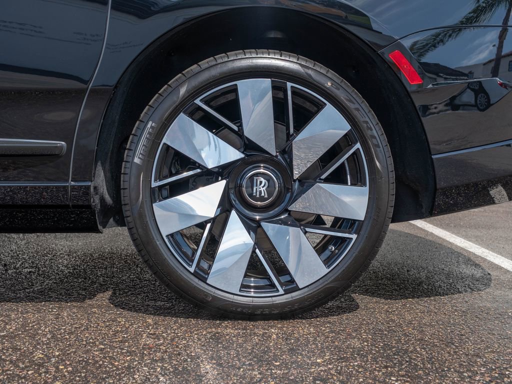 New 2026 Rolls-Royce Cullinan AWD/4WD image 40