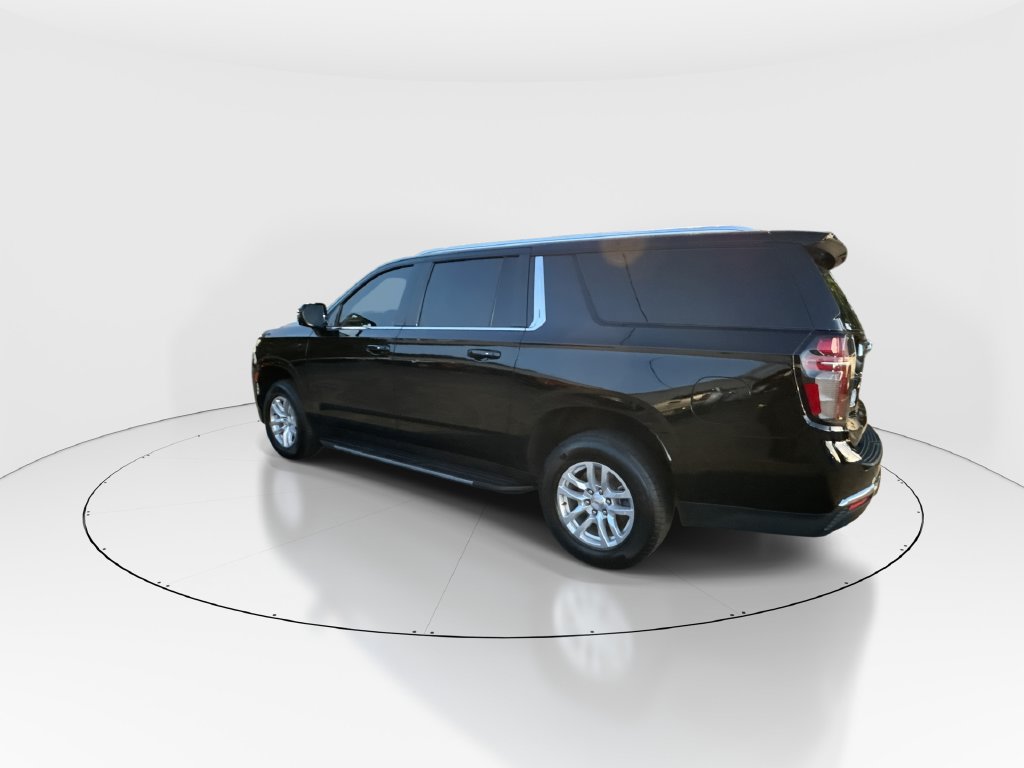 Used 2024 Chevrolet Suburban LT RWD image 6