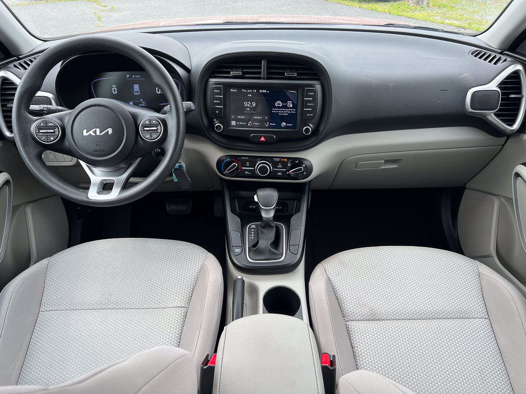 Used 2023 Kia Soul LX w/ LX Technology Package FWD image 25
