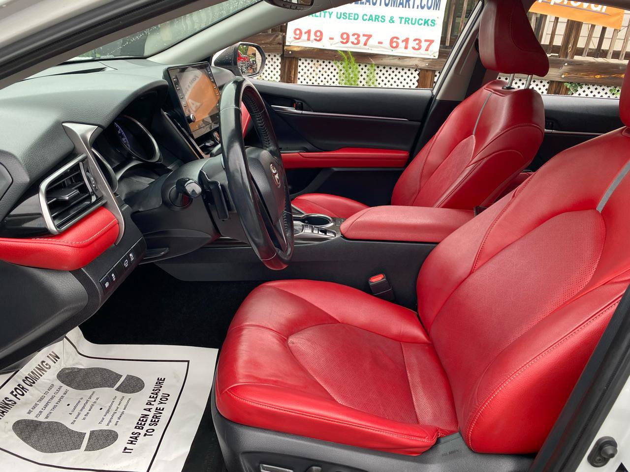 Used 2022 Toyota Camry XSE FWD image 11