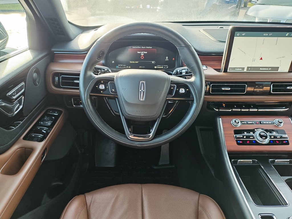 Used 2023 Lincoln Aviator Reserve w/ Equipment Group 201A AWD/4WD image 16