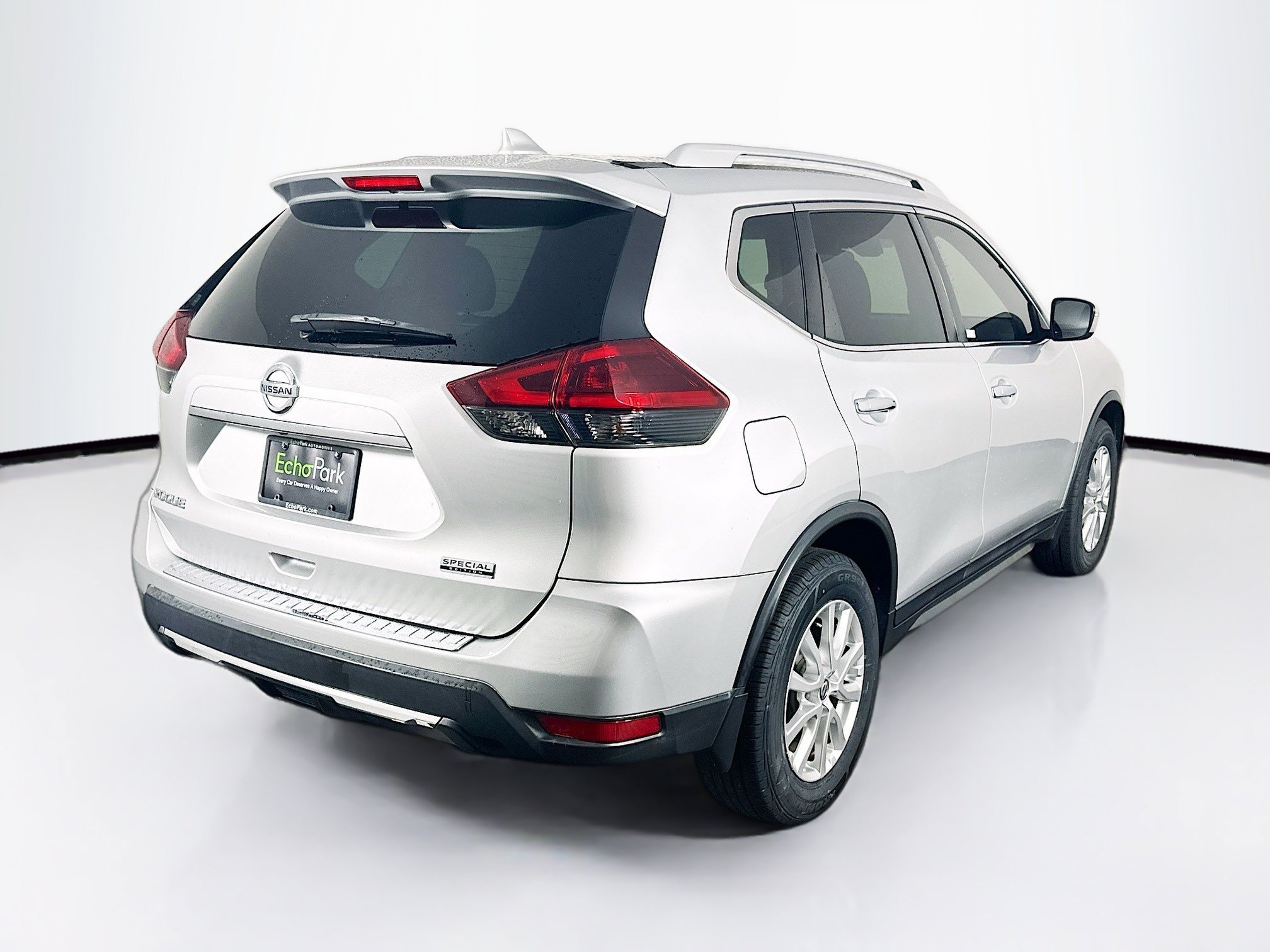 Used 2020 Nissan Rogue S w/ Special Edition Package FWD image 7